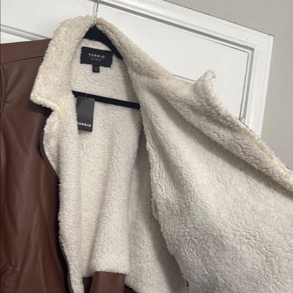 Torrid Cream Teddy Jacket Plush Cozy Outerwear - Picture 4 of 7